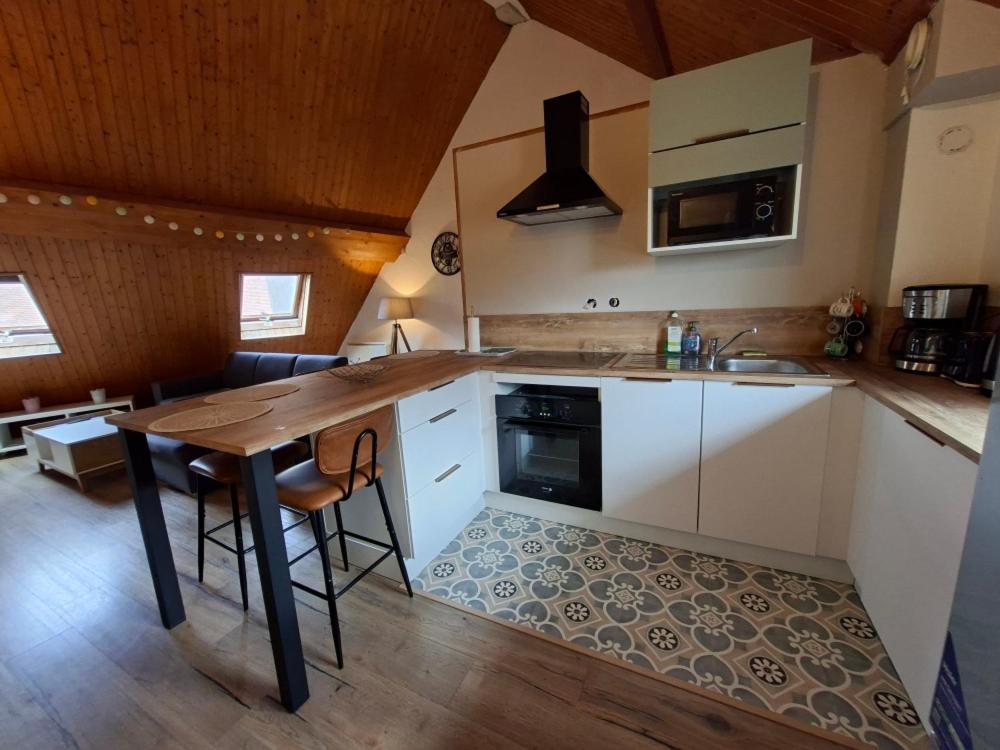 Duplex au centre ville, dans cour intérieure calme - Bed and Breakfast Dole
