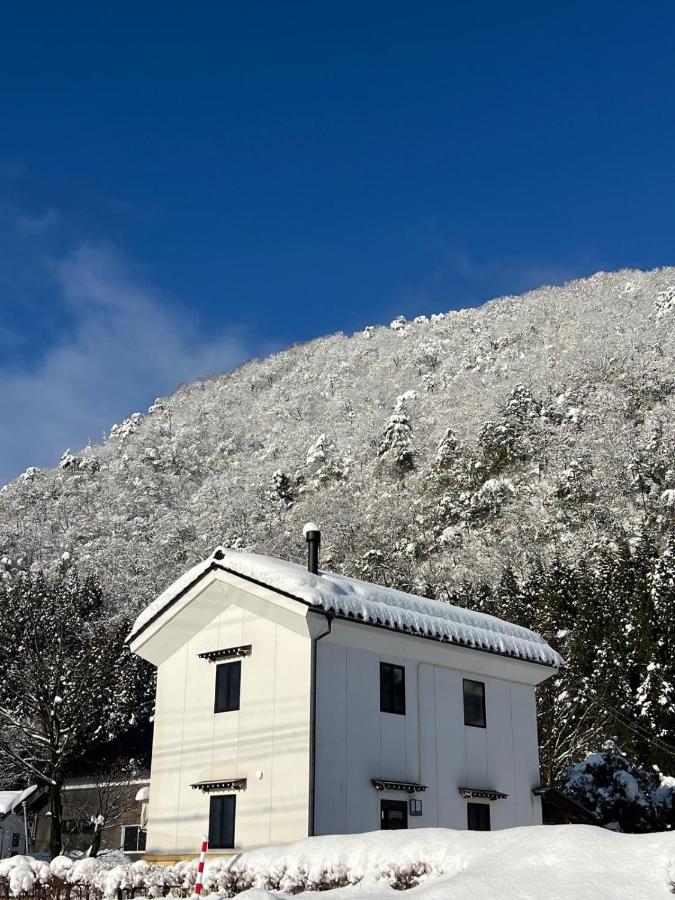 MIYABI Guesthouse - B&B Shirayamamachi
