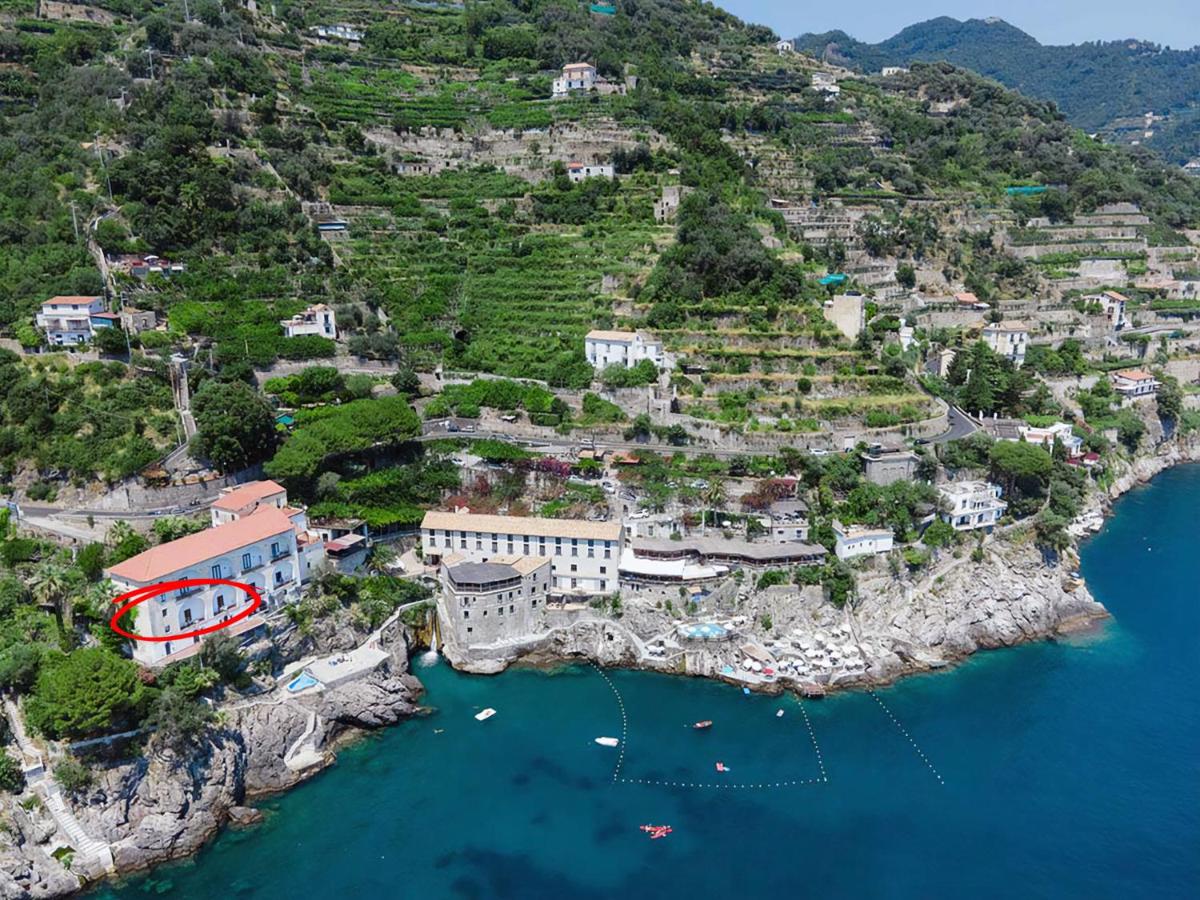 Spectacular villa with private beach platform, parking and terrace! - Chambres d'hôtes Minori