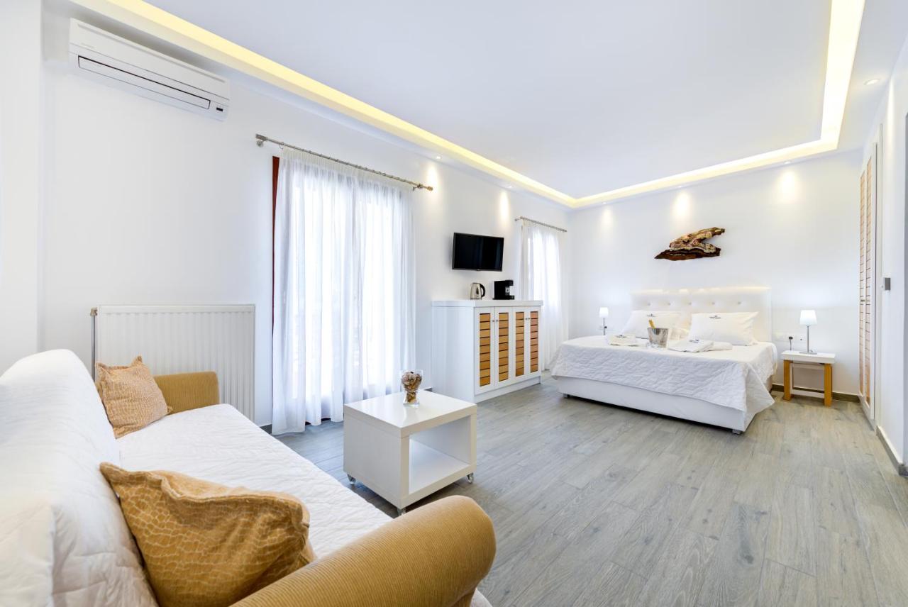 Junior Suite with Outdoor Hot Tub and Sea View