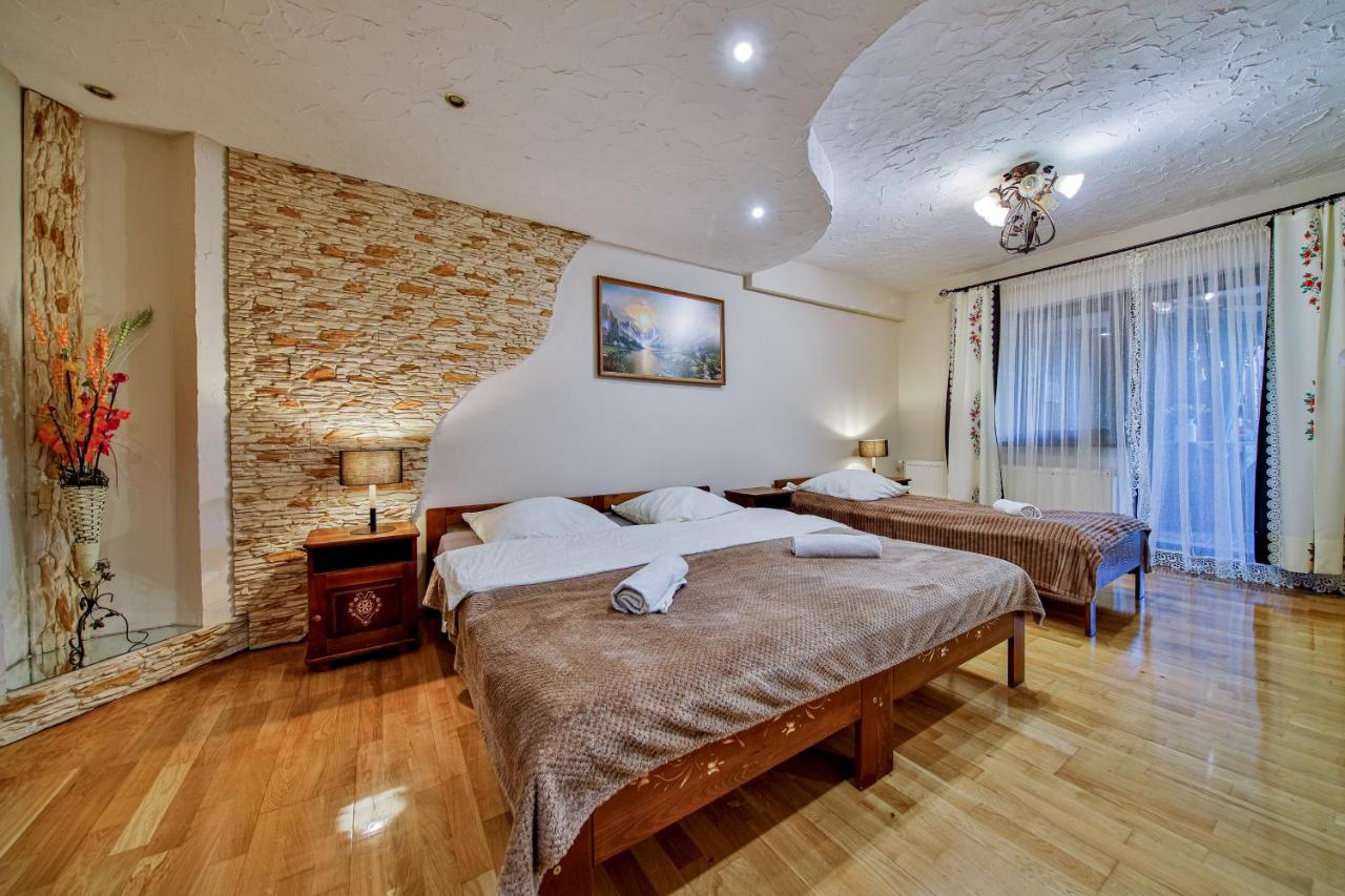 Driepersoonskamer met Uitzicht op de Bergen