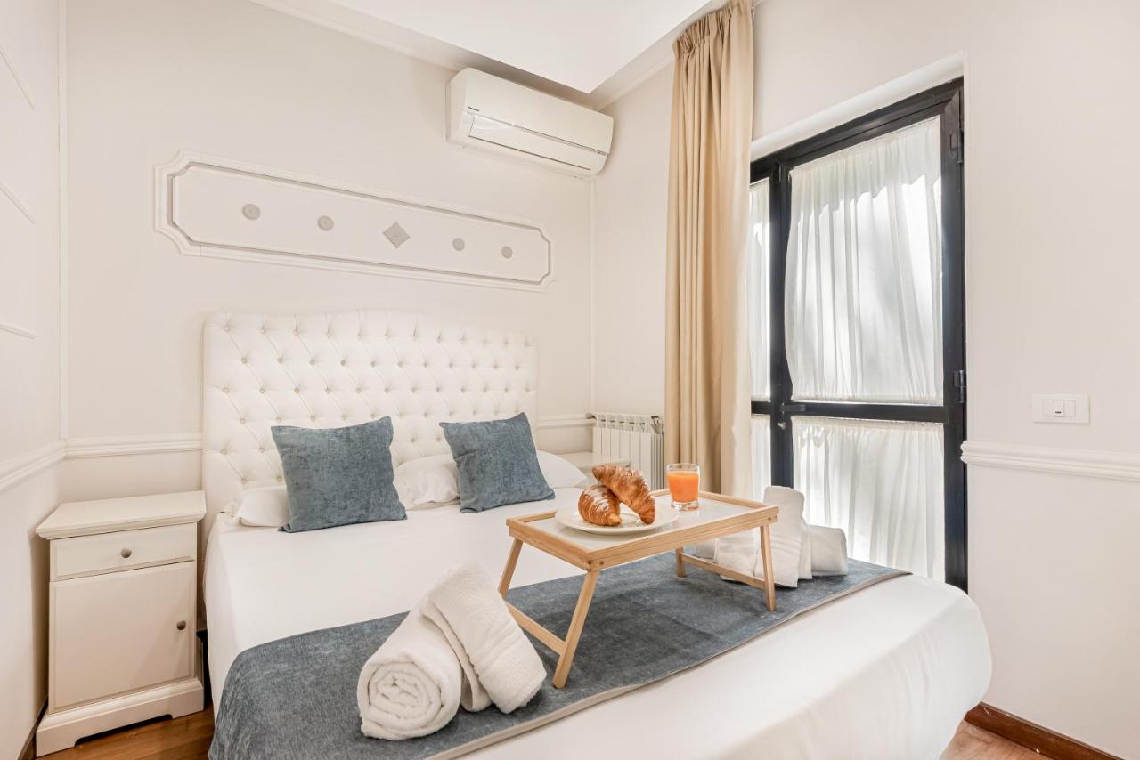 GOLDEN LUXE - Seafront Terrace next to the Beach - B&B Marina di Pietrasanta