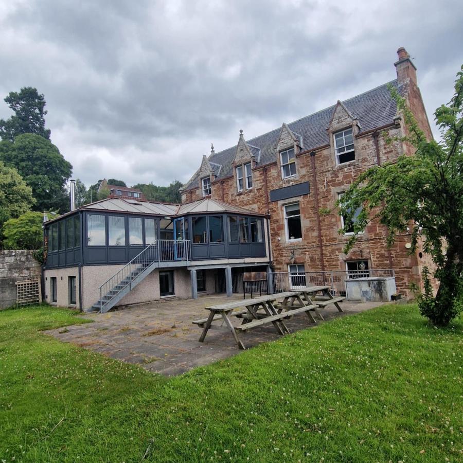 Black Isle Holiday Apartments - B&B