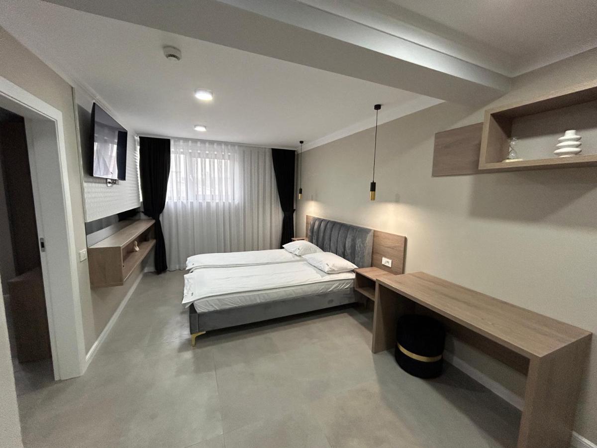 One-Bedroom Apartment - Non-Smoking