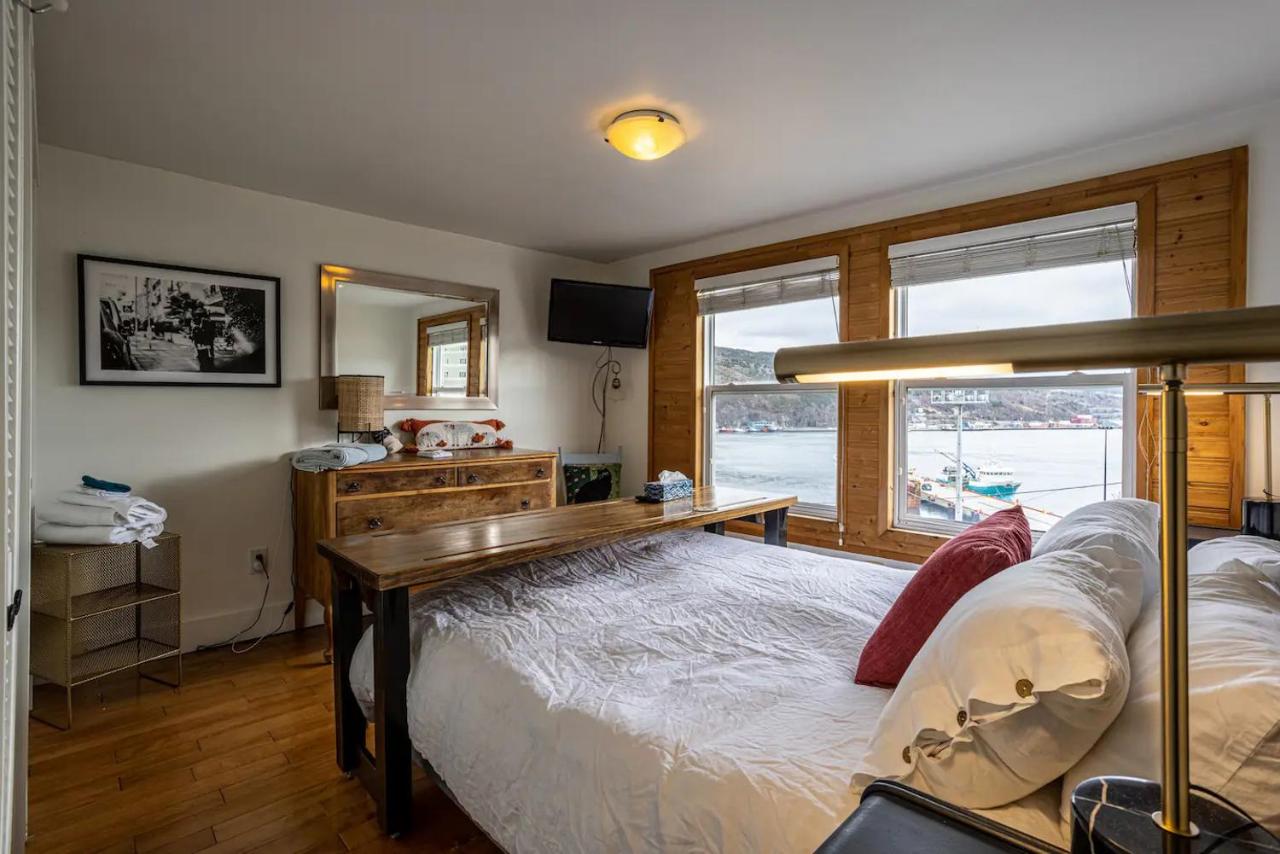 Iconic Battery Cottage Signal Hill Sea&City Views - B&B Saint John's