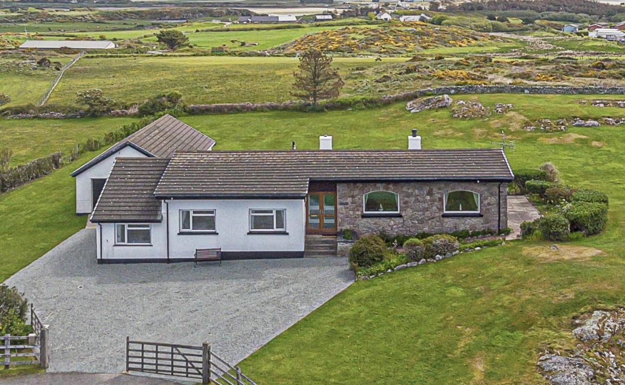 Glasfryn Rhoscolyn Relaxing family friendly home close to the beach - B&B Holyhead