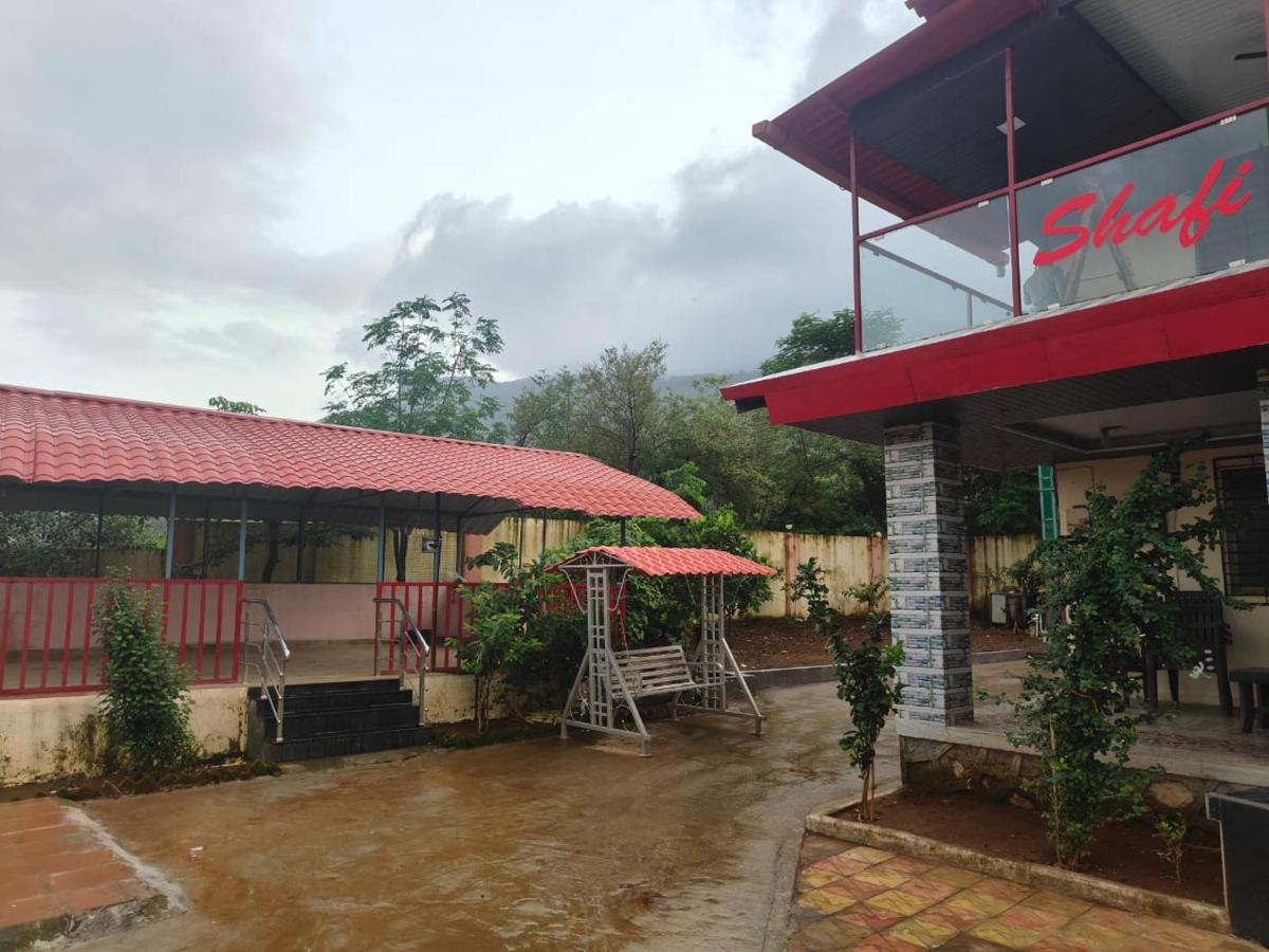 Shafi Villa - Bed and Breakfast Neral