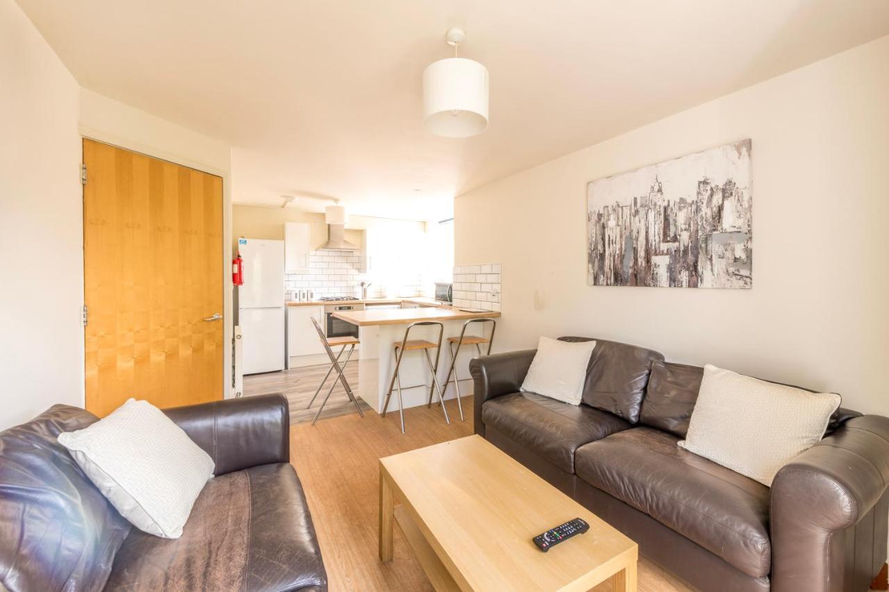 Newly Renovated Hampton 1 by Prescott Apartments - B&B Bristol