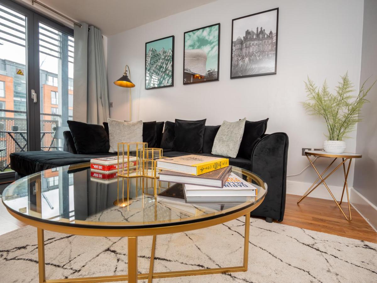 One-Bedroom Apartment with Balcony