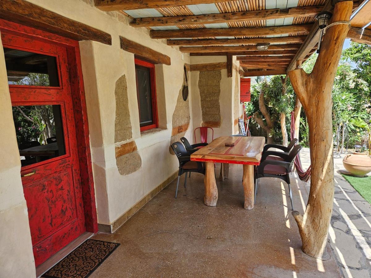 Villa Kokkino Skufitza - B&B Pitsídia