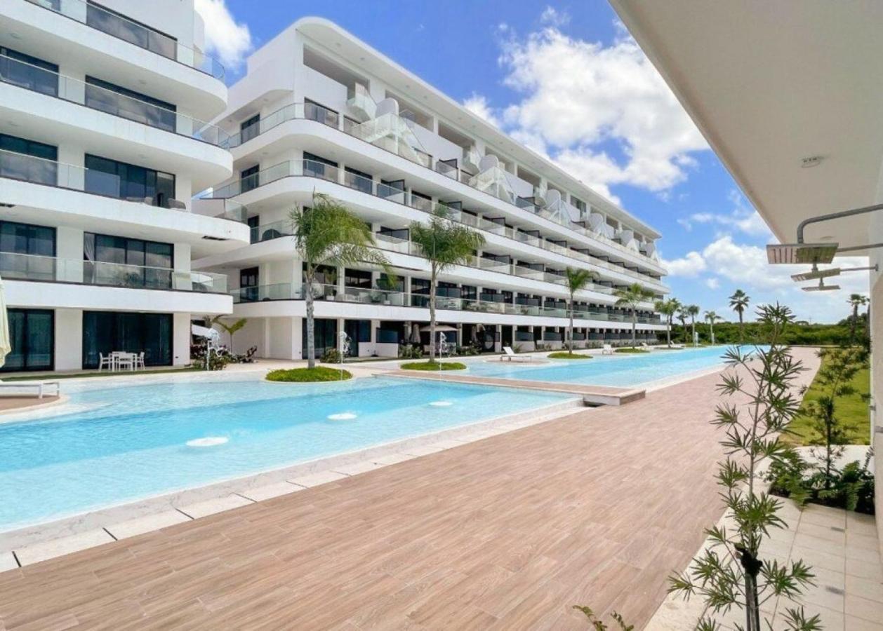 Deluxe Two-Bedroom Apartment with Garden View