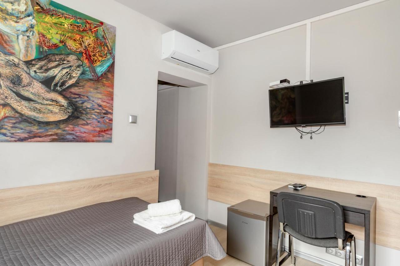 Großes Doppel-/Zweibettzimmer