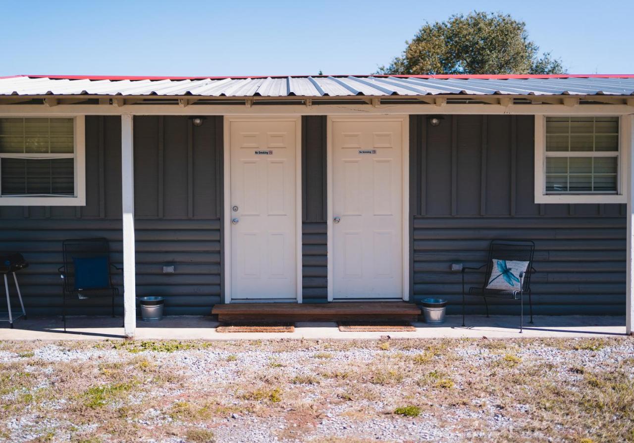 Near Lake Texoma Quad-plex Kitchenette - 27 - B&B
