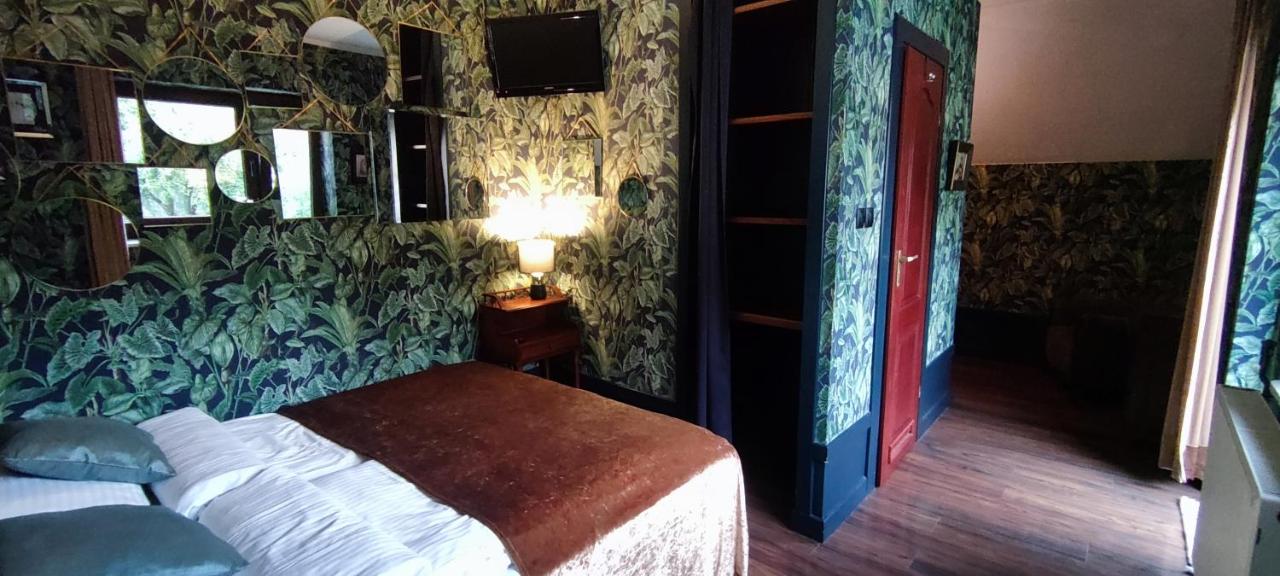 Doppel- oder Zweibettzimmer