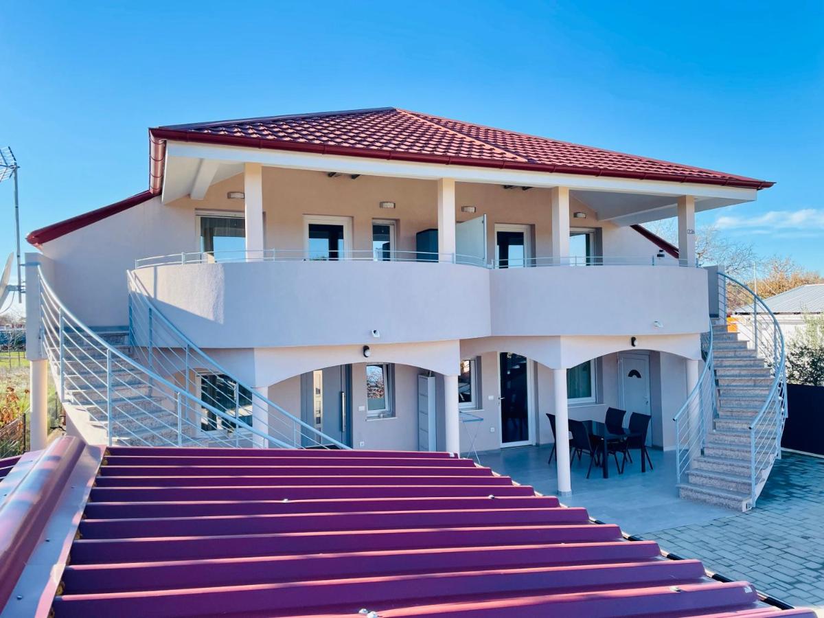 NEW Apartments Miya - Peroj beach - B&B Peroj