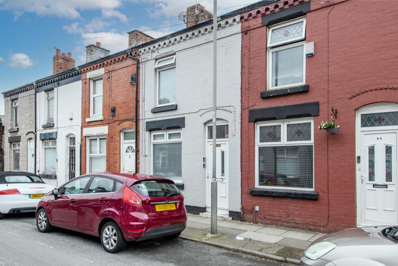 Prime Location! 3-Bedroom House Near Anfield & Goodison Park - B&B Liverpool
