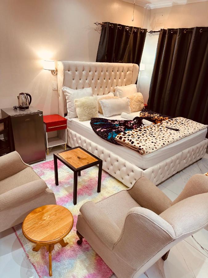 Triple Room with City View