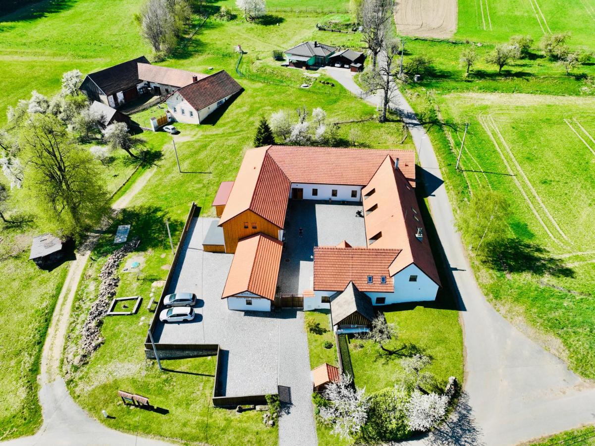 Penzion Horský statek - Bed and Breakfast Šumavské Hoštice