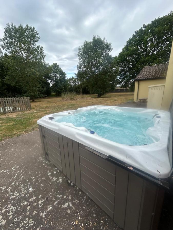 Forest holiday home with option to bring your horse & Hot Tub - B&B
