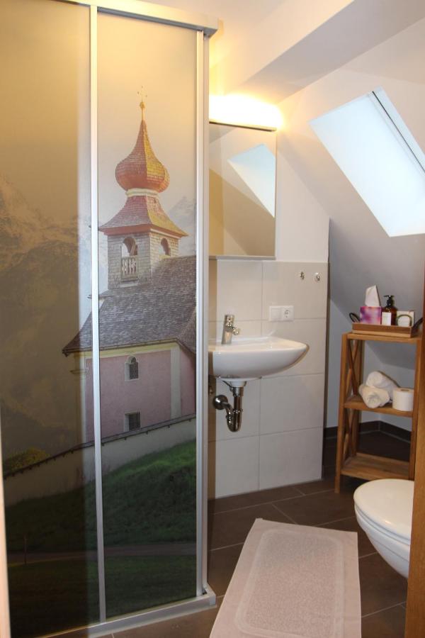 Apartment mit Balkon