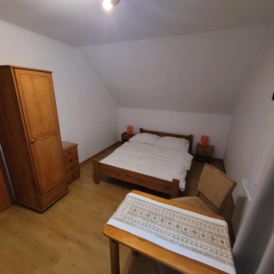 Habitación Doble con balcón (2 adultos + 1 niño)