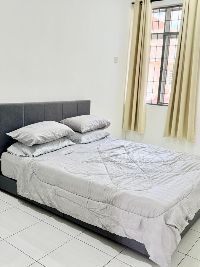Stayhouz Dlaguna- Free Netflix Wifi - B&B Sungai Petani