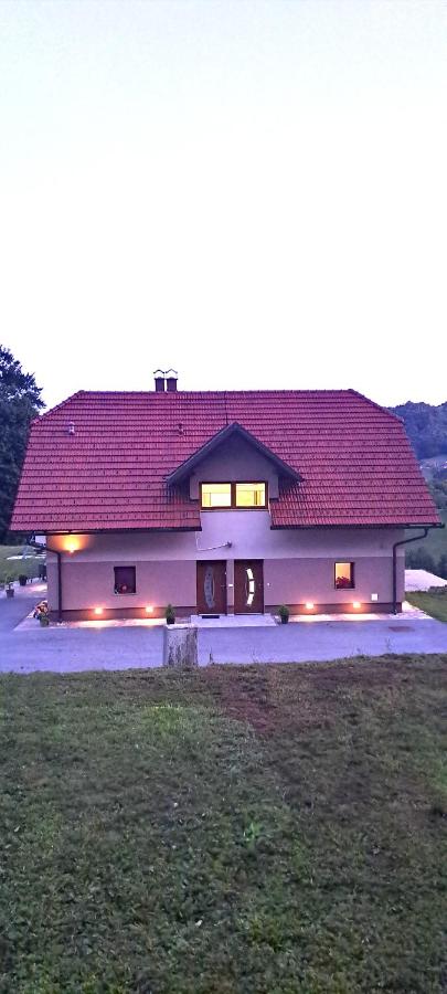 Apartmaji Božiček - B&B Podčetrtek