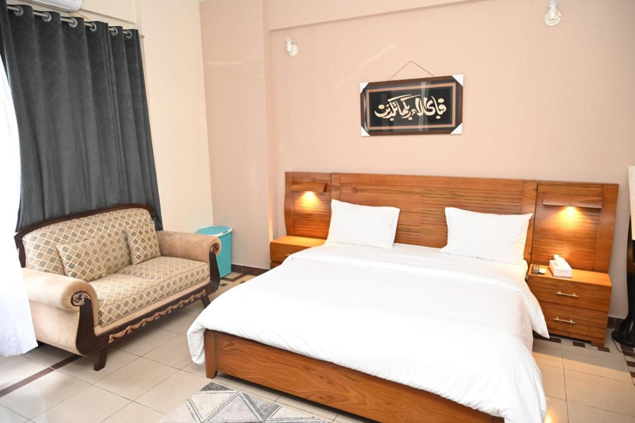 KMU Guest House - B&B Peshawar