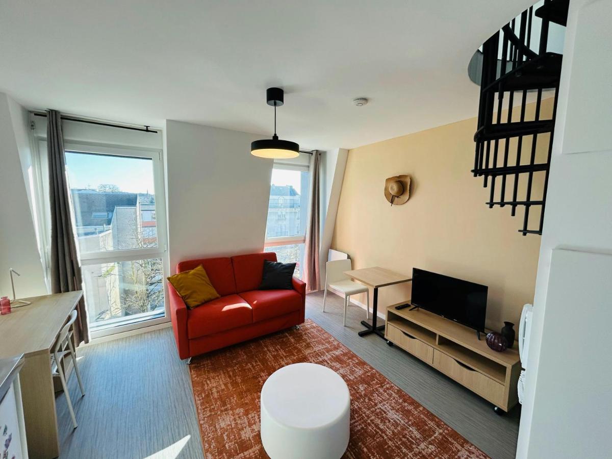 We Live In R - Duplex 501 - B&B Reims