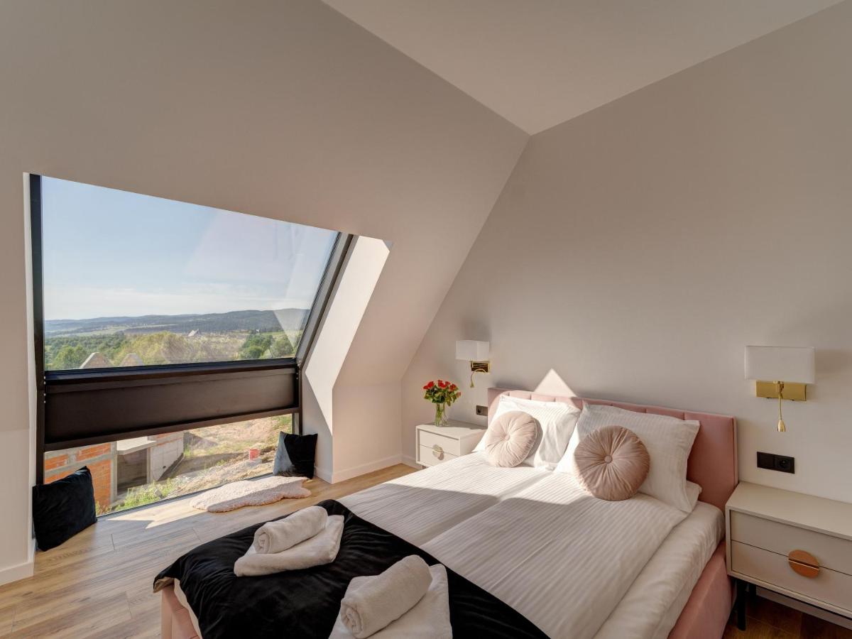 Three-Bedroom Apartment with Mountain View