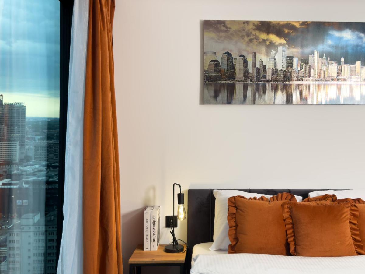 URBAN APARTMENTS Global SkyLine - 23rd Floor No 8 - Air Condition - Free Garage - Chambres d'hôtes Katowice