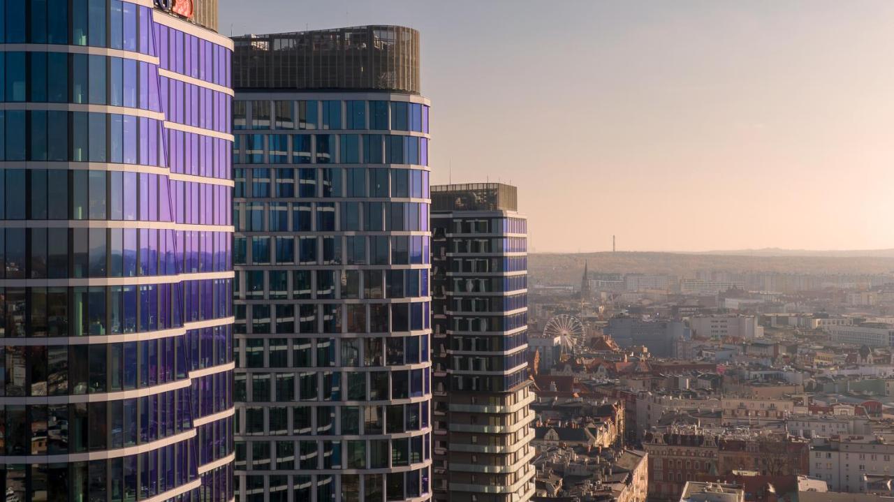 URBAN APARTMENTS GLOBAL SkyLine 23rd floor No 8, Free Garage, Self Check-in, No Deposit - Bed and Breakfast Katowice