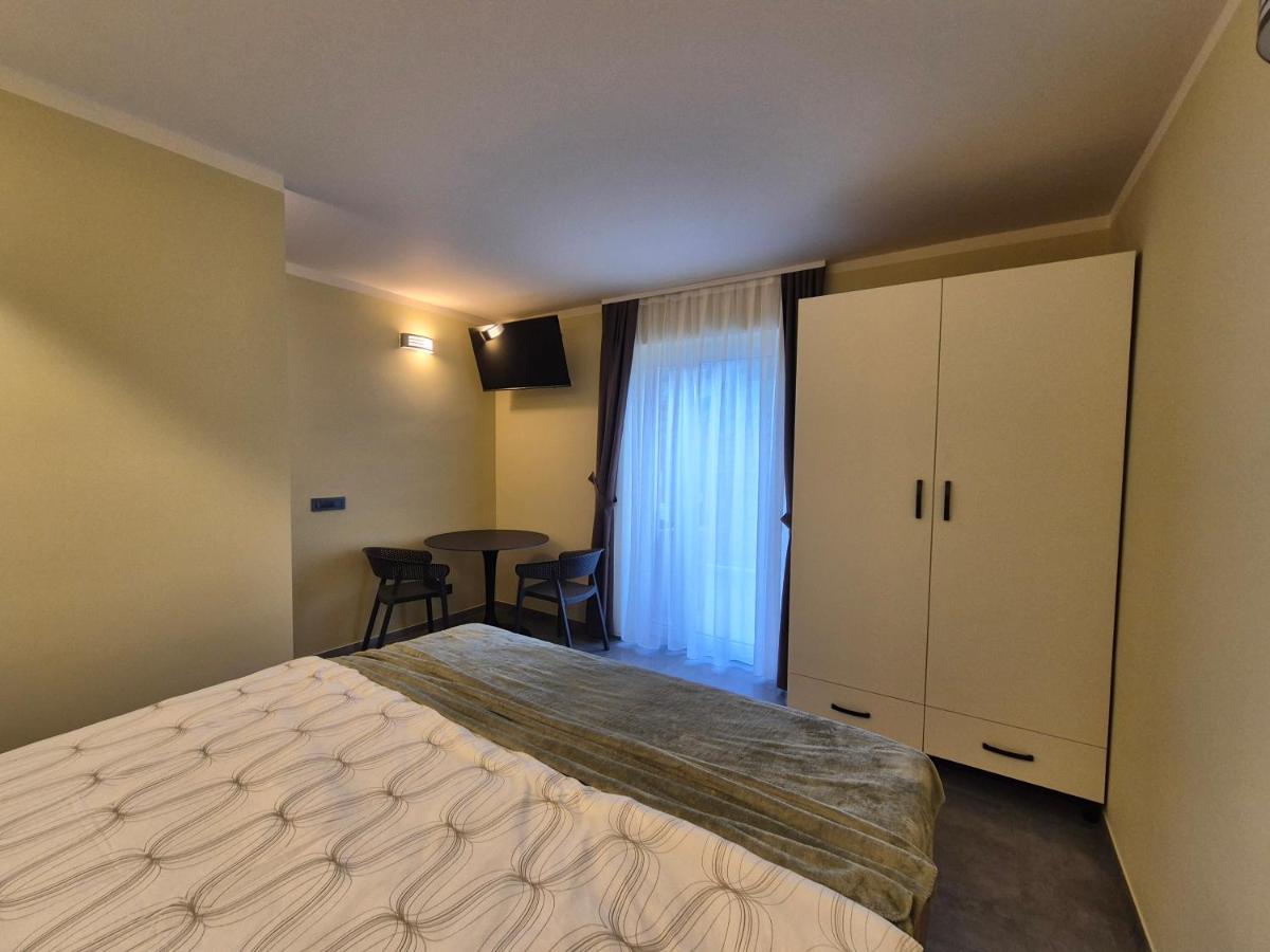 One-Bedroom Apartment with Terrace