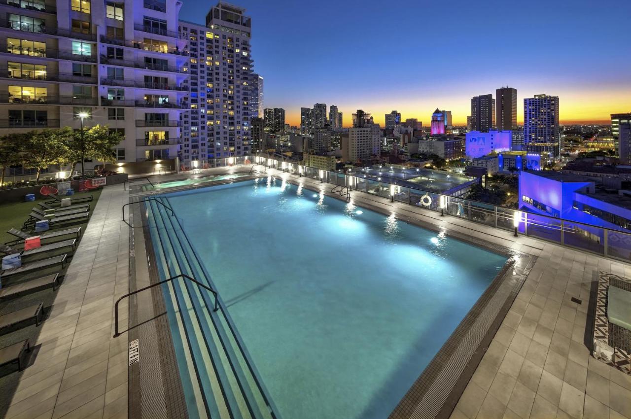 High-Rise Luxury Condo in Downtown Miami with Balcony & Ocean Views - B&B