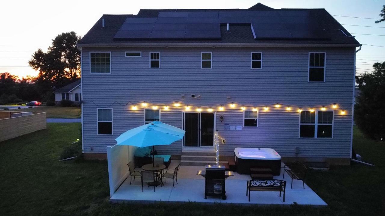 Perfect Family Getaway! Steps from Attractions - B&B