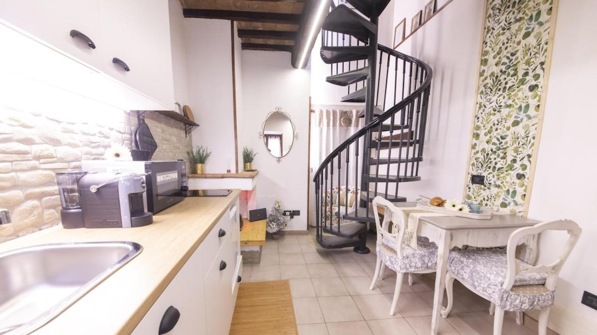 Casa Graziella Piccolo Pied à terre nel Castello di Palazzo d'Assisi - B&B Palazzo