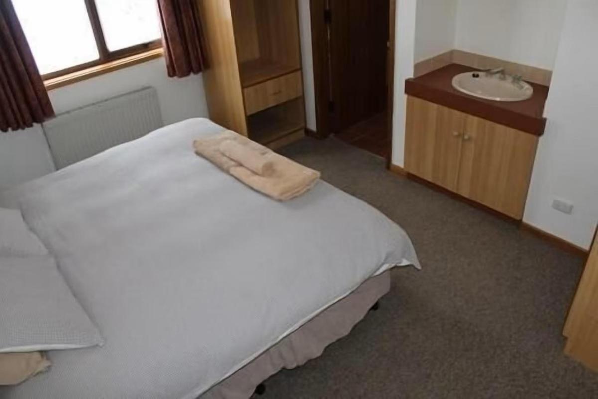 Economy Twin Room