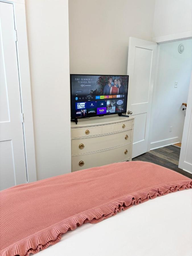 Acadiana Gem King Bd Fast Wi-Fi - Bed and Breakfast Lafayette