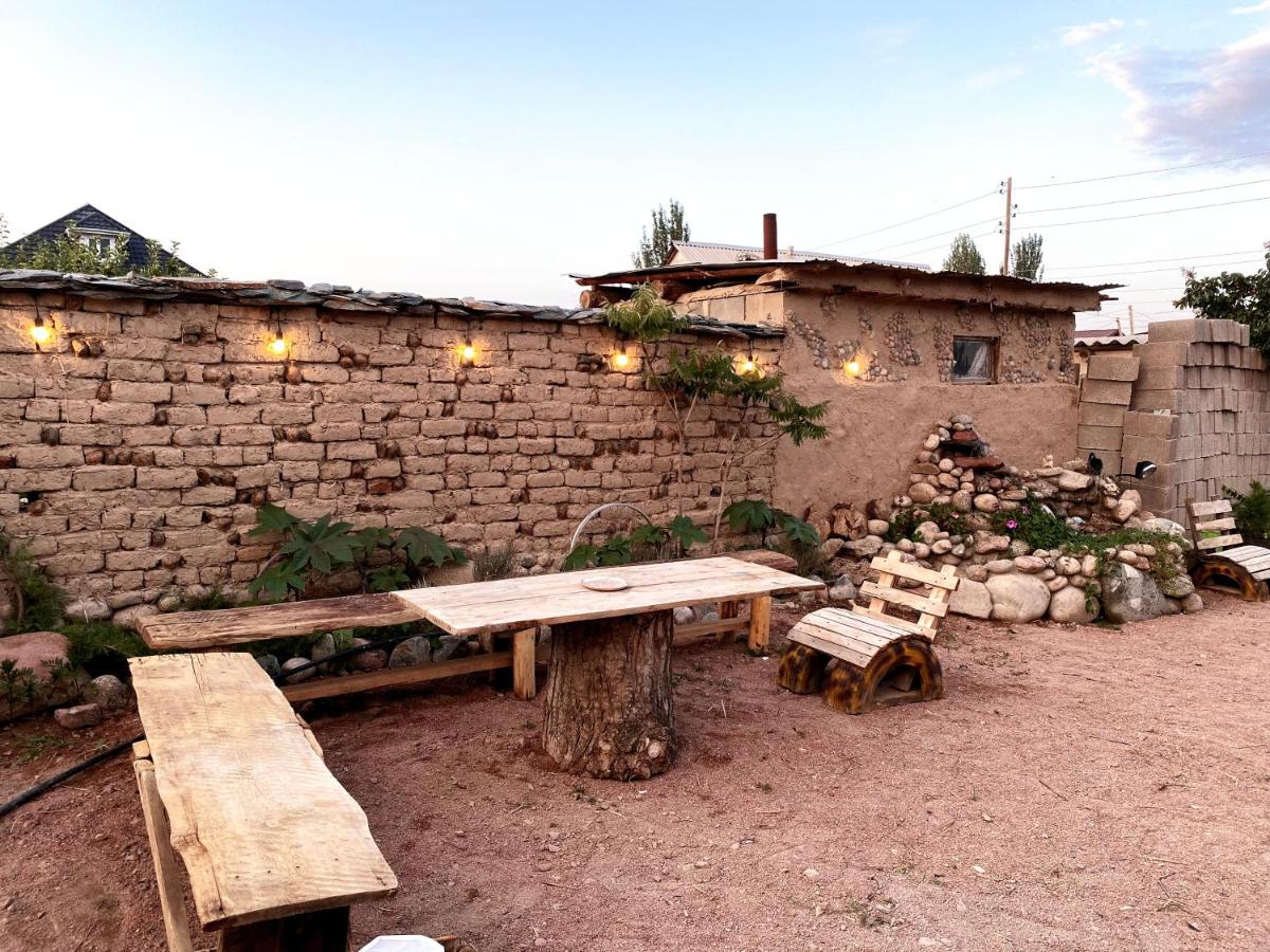 JAPAR guest house - Chambres d’hôtes Bokombayevskoye
