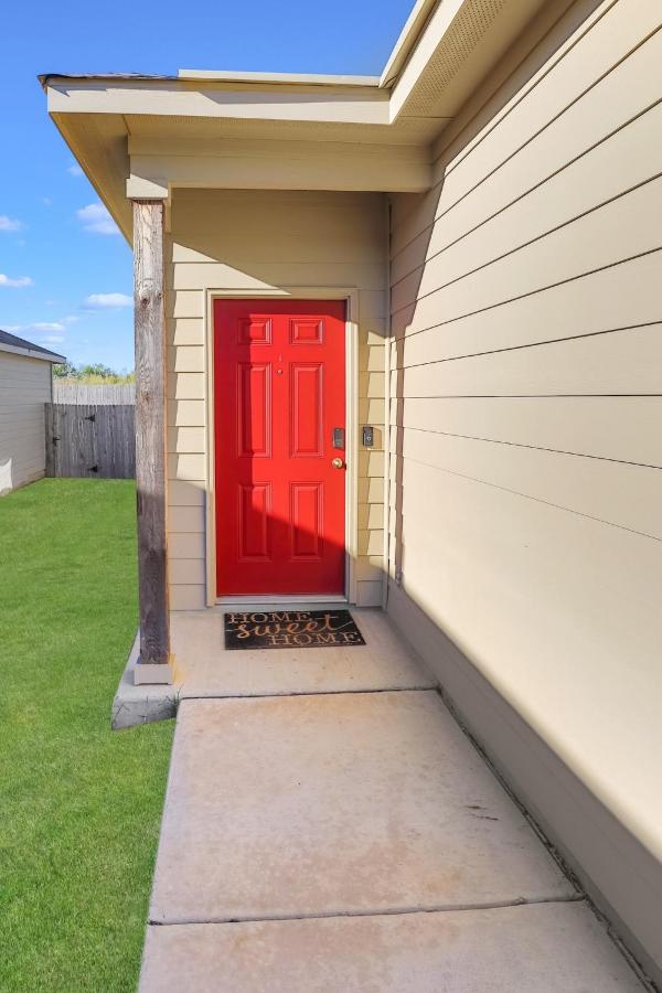 Home in Elmendorf San Antonio - B&B