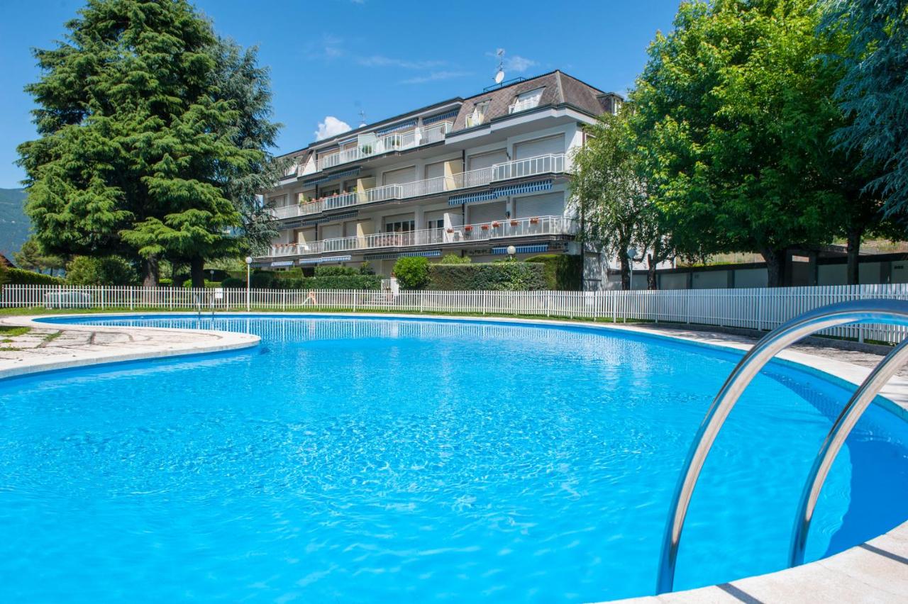 Apartment with Lake View