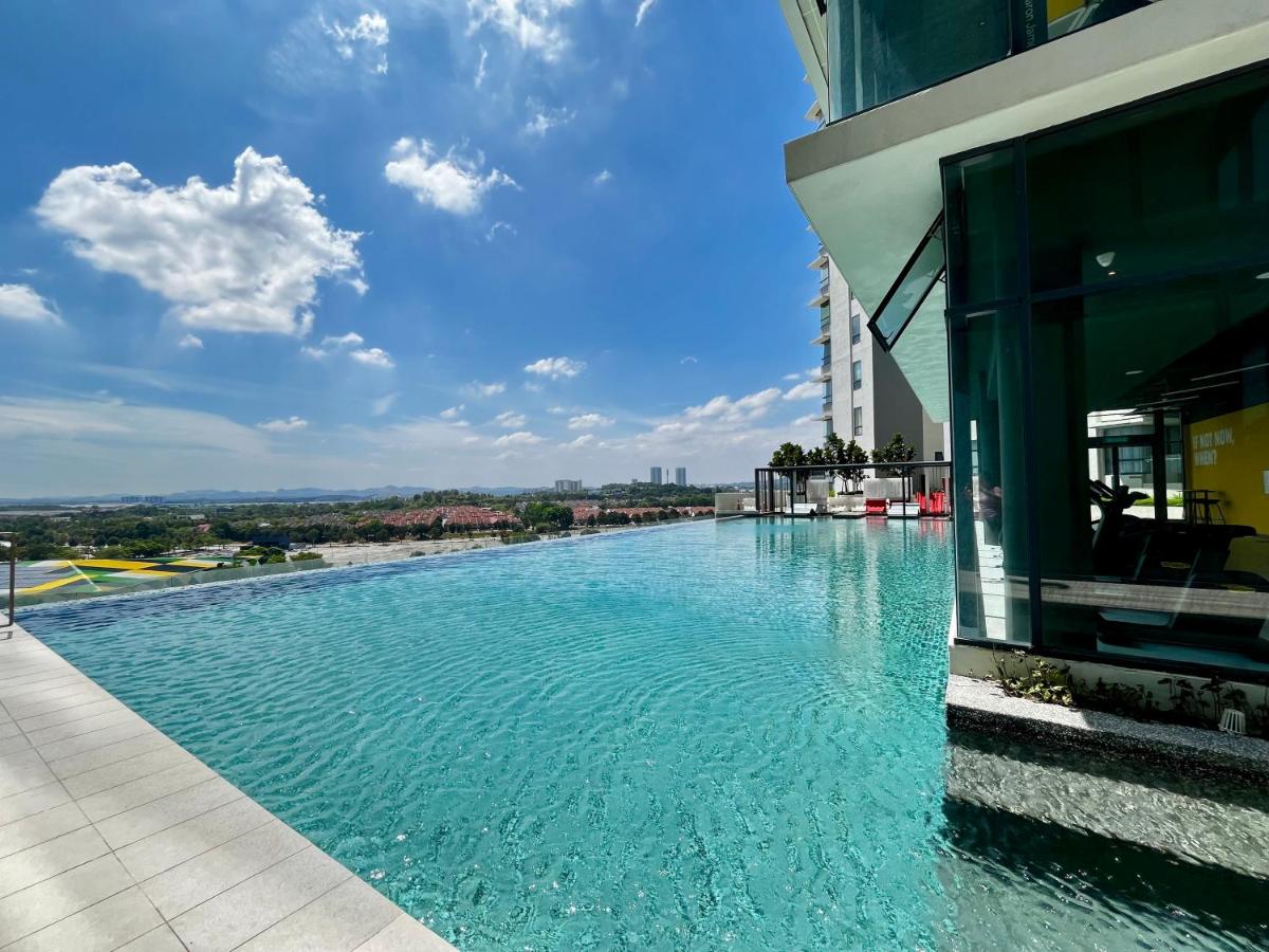 Dreamy Sunsuria Forum Homes-Setia City Mall, Setia City Convention Centre and National Institute of Health - B&B