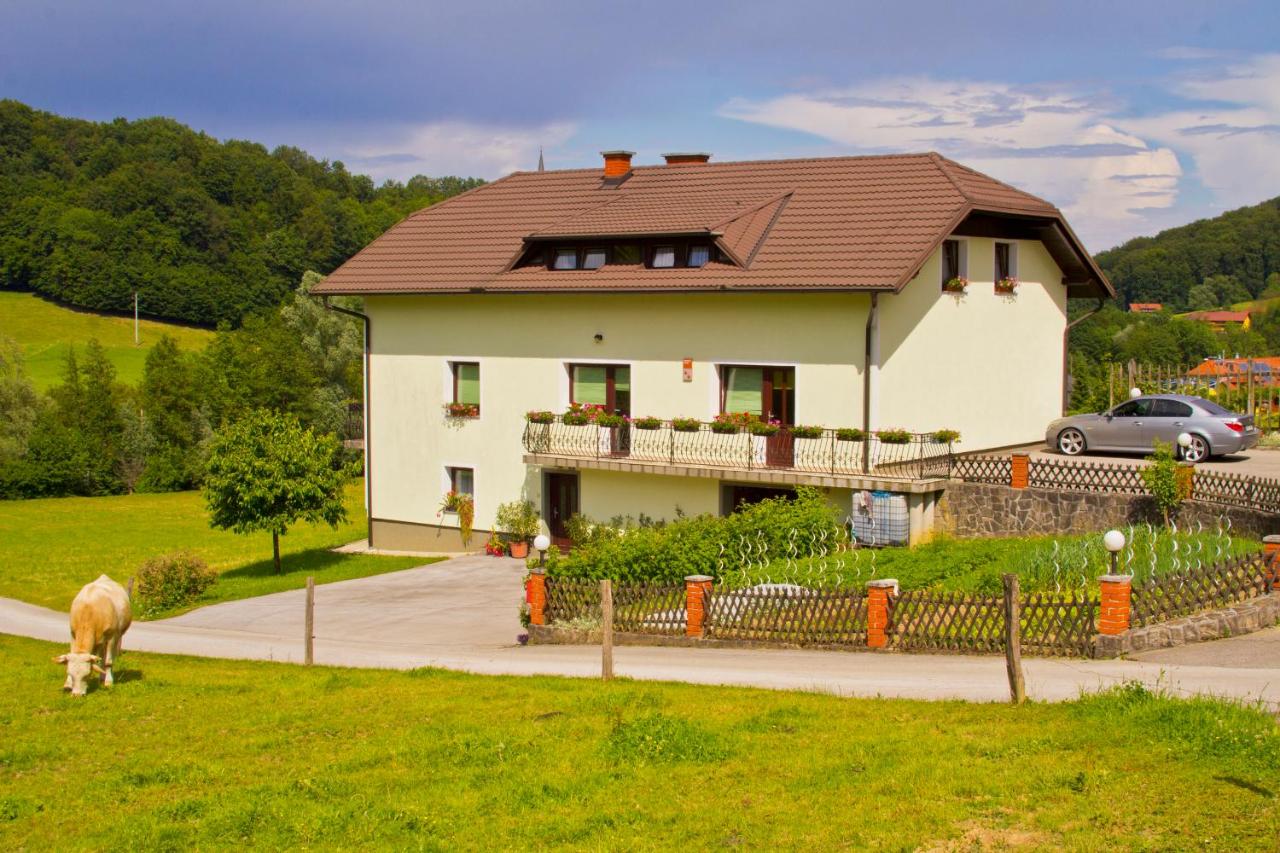 B&B Podčetrtek - Tourist farm Mraz - Bed and Breakfast Podčetrtek