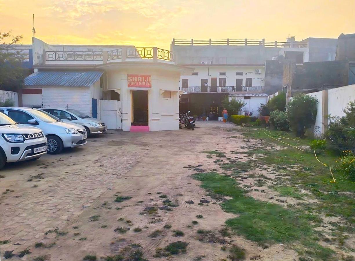 Shriji Ayodhya Dham stay - Ferienwohnung Ayodhya