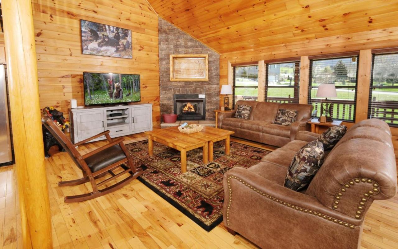Charlie Browns Cabin II - Ferienwohnung Sevierville