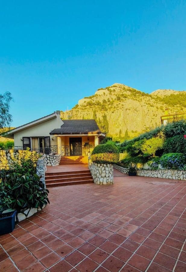 Domus Dea - Bed and Breakfast Palermo