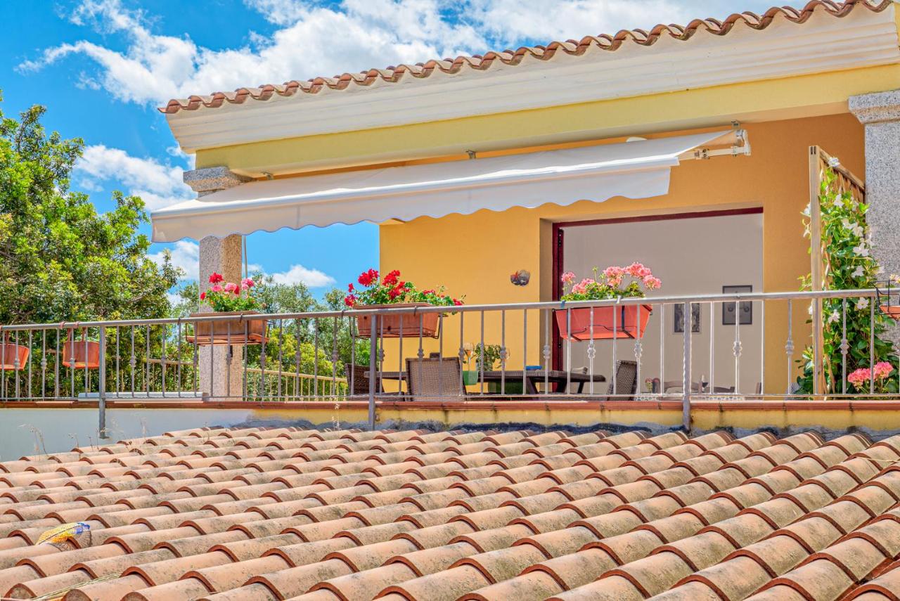 Apartment with Garden View