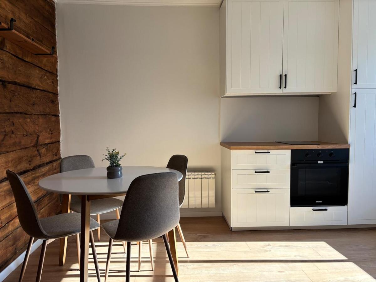 Bright & quiet apartment near city centre - B&B