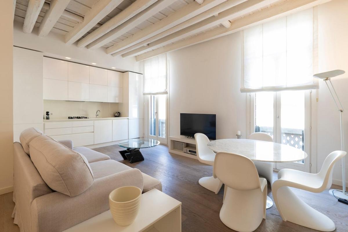 enJoy Home - Appartamento D'Avorio - Ferienwohnung Padua