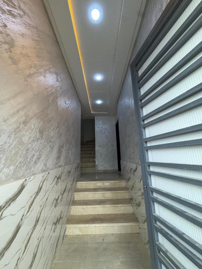 Cozy modern apartment 3 min drive beach access - B&B Sidi Rahal